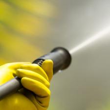 Why You Need to Leave Pressure Washing to the Professionals