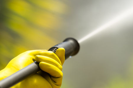 Why to leave pressure washing to the pros